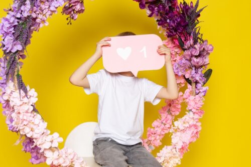 как блогеры зарабатывают на мерче