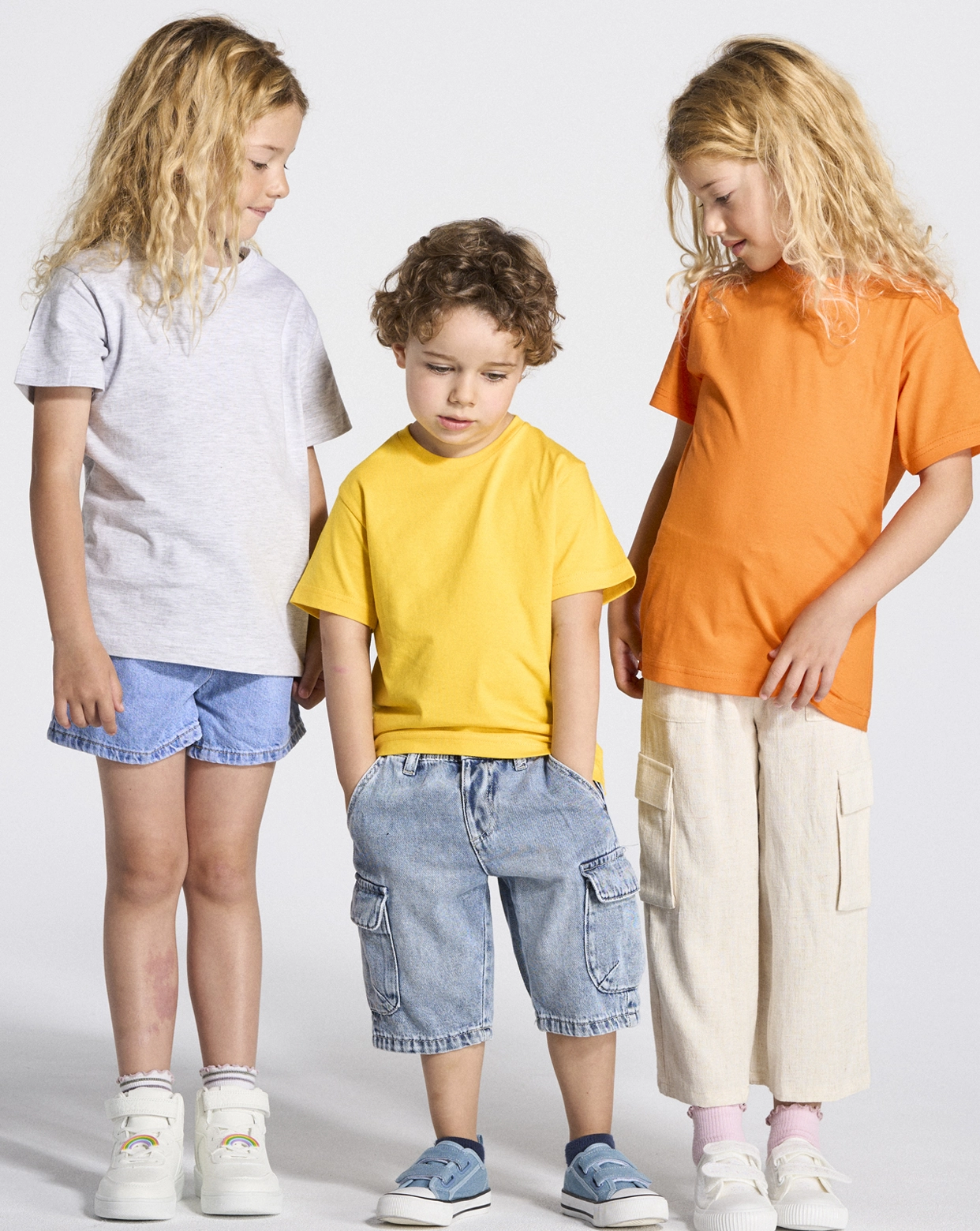 Детская одежда с лого