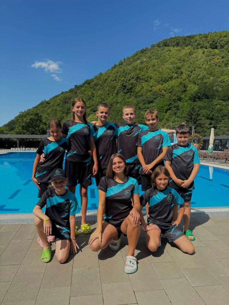 Костюмы для детских спортивных команд