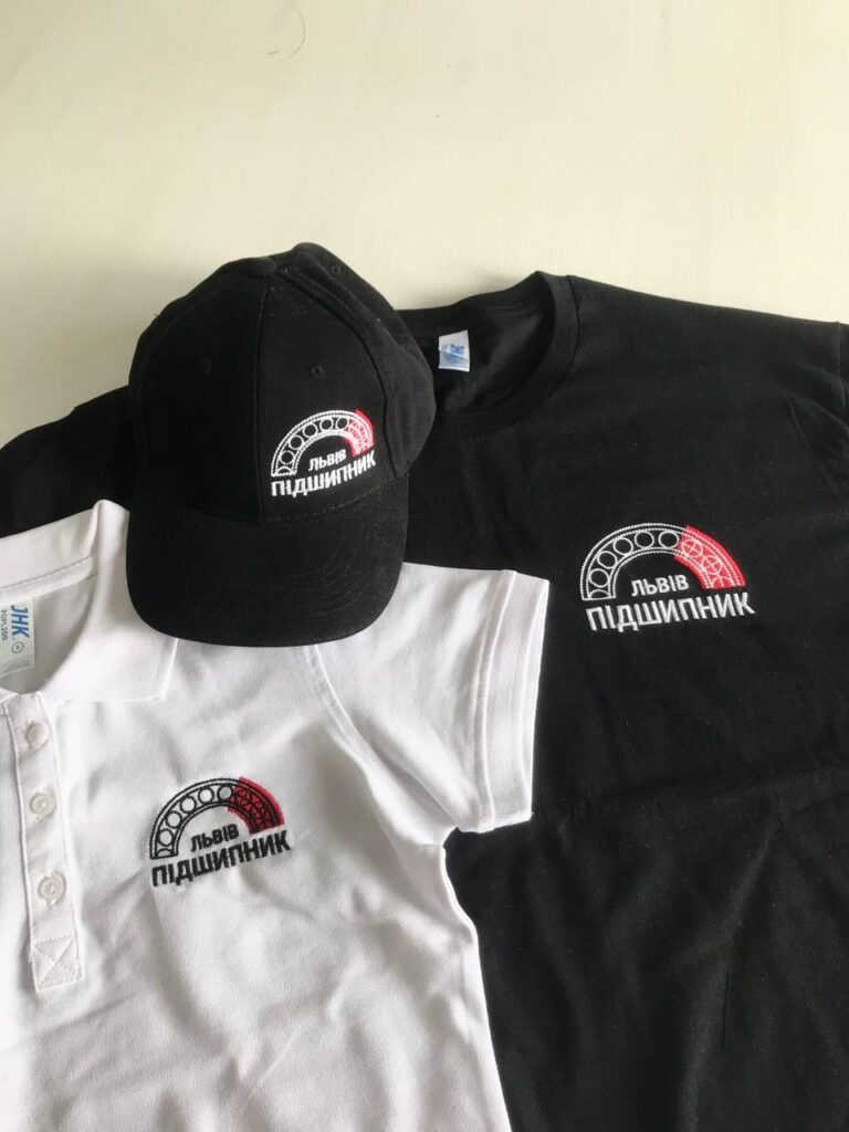 логотип на спецодежду